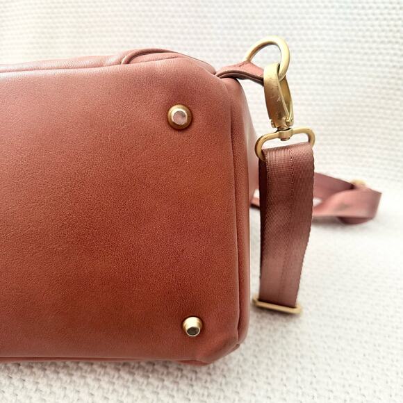 Freshly Picked Desert Rose Classic Diaper Bag Backpack Convertible Shoulder Bag - Picture 11 of 15